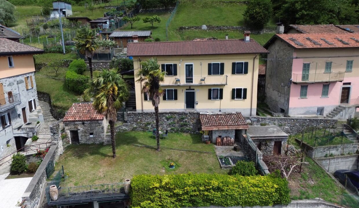 Restored House Vercana with Lake View