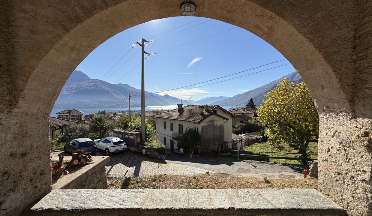 House Gravedona ed Unito with Garden and Lake View