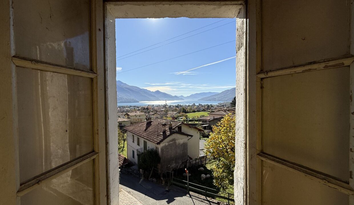 House Gravedona ed Unito with Garden and Lake View