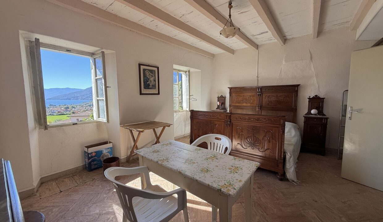 House Gravedona ed Unito with Garden and Lake View