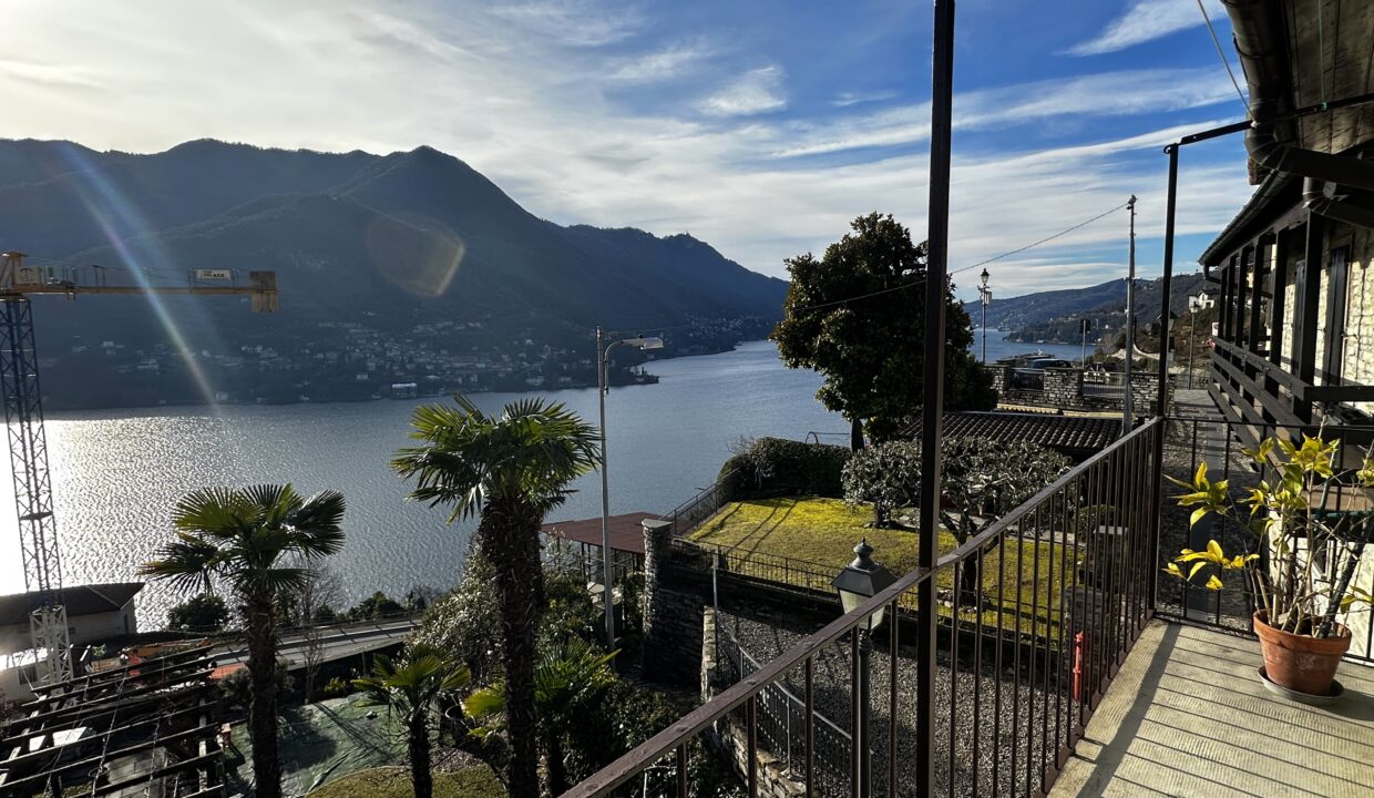Carate Urio Porzione di Casa con Vista Lago7
