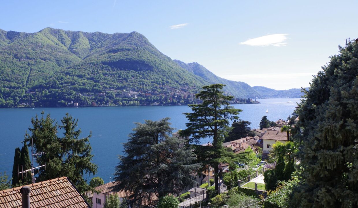 Lake Como Carate Urio Detached Villa with Garden