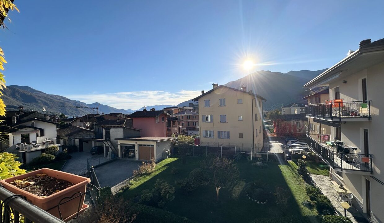 Detached House Gravedona ed Uniti with Garden