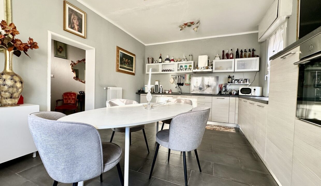 Detached House Gravedona ed Uniti with Garden