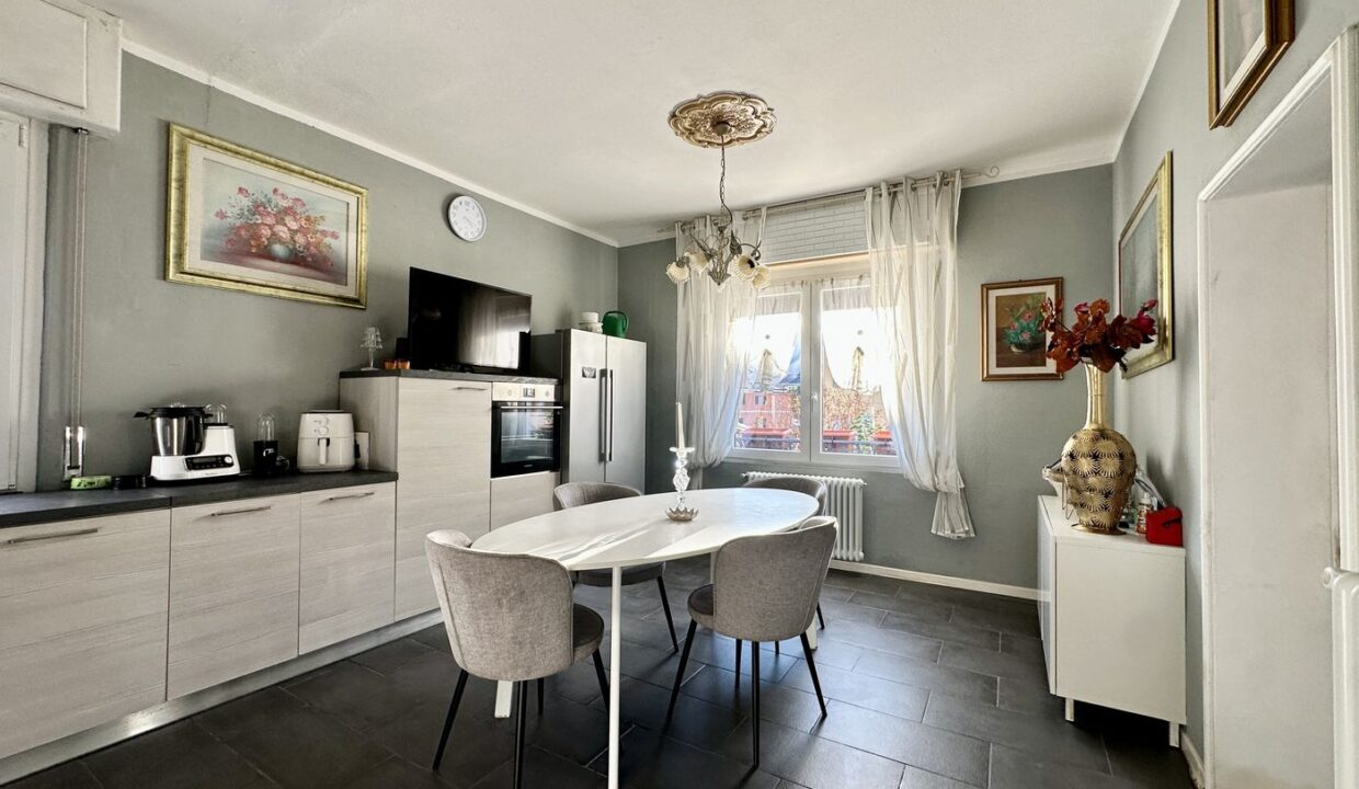 Detached House Gravedona ed Uniti with Garden