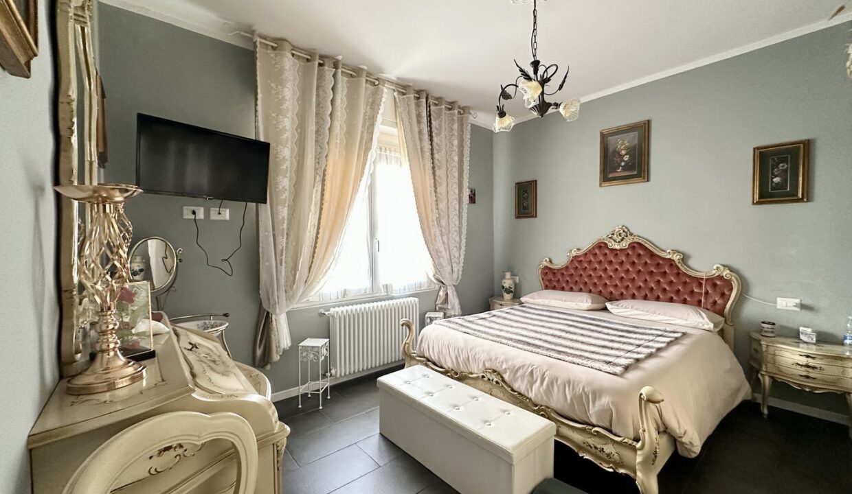 Detached House Gravedona ed Uniti with Garden