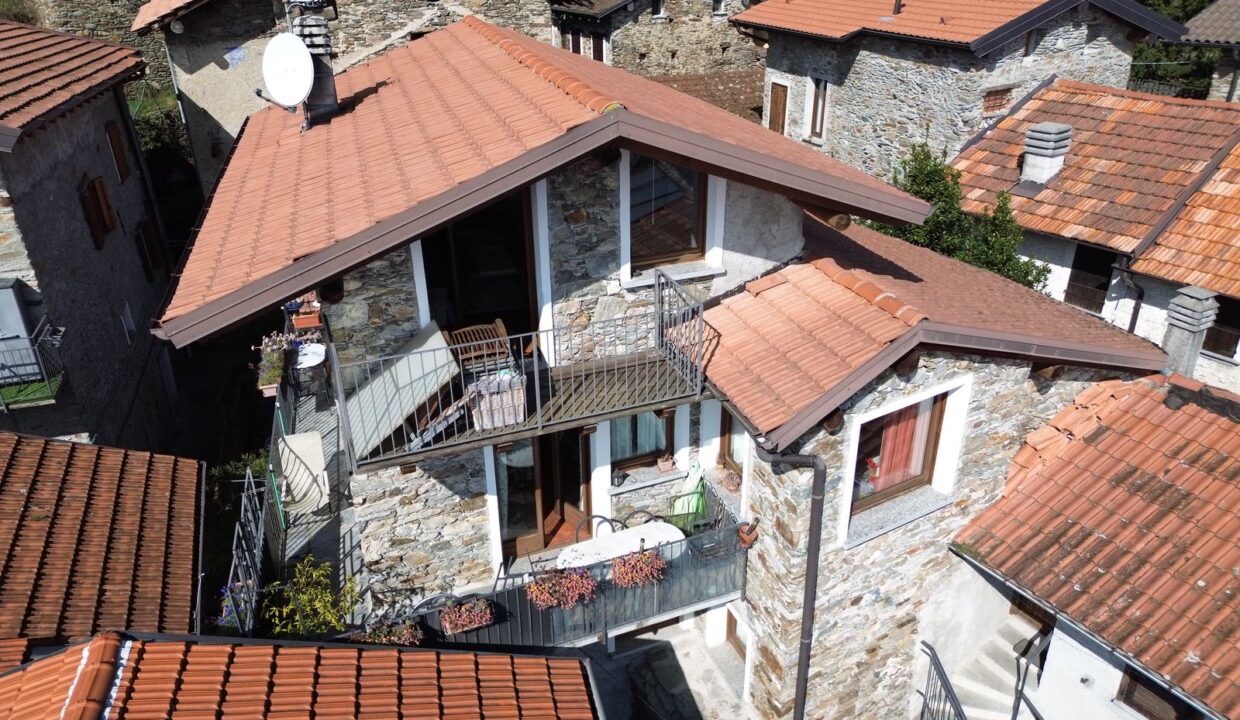 STONE HOUSE Pianello Del Lario