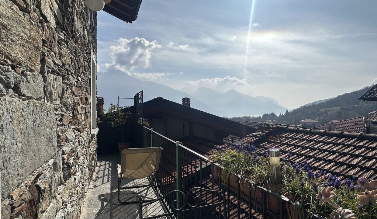 STONE HOUSE Pianello Del Lario