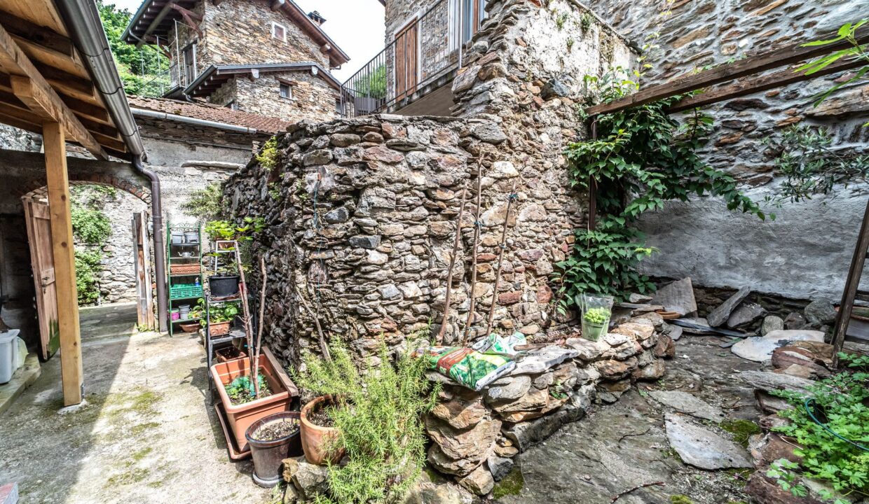 STONE HOUSE Pianello Del Lario