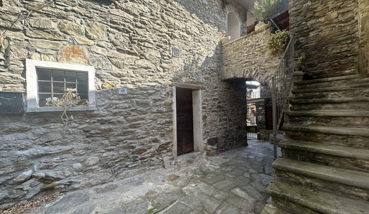STONE HOUSE Pianello Del Lario