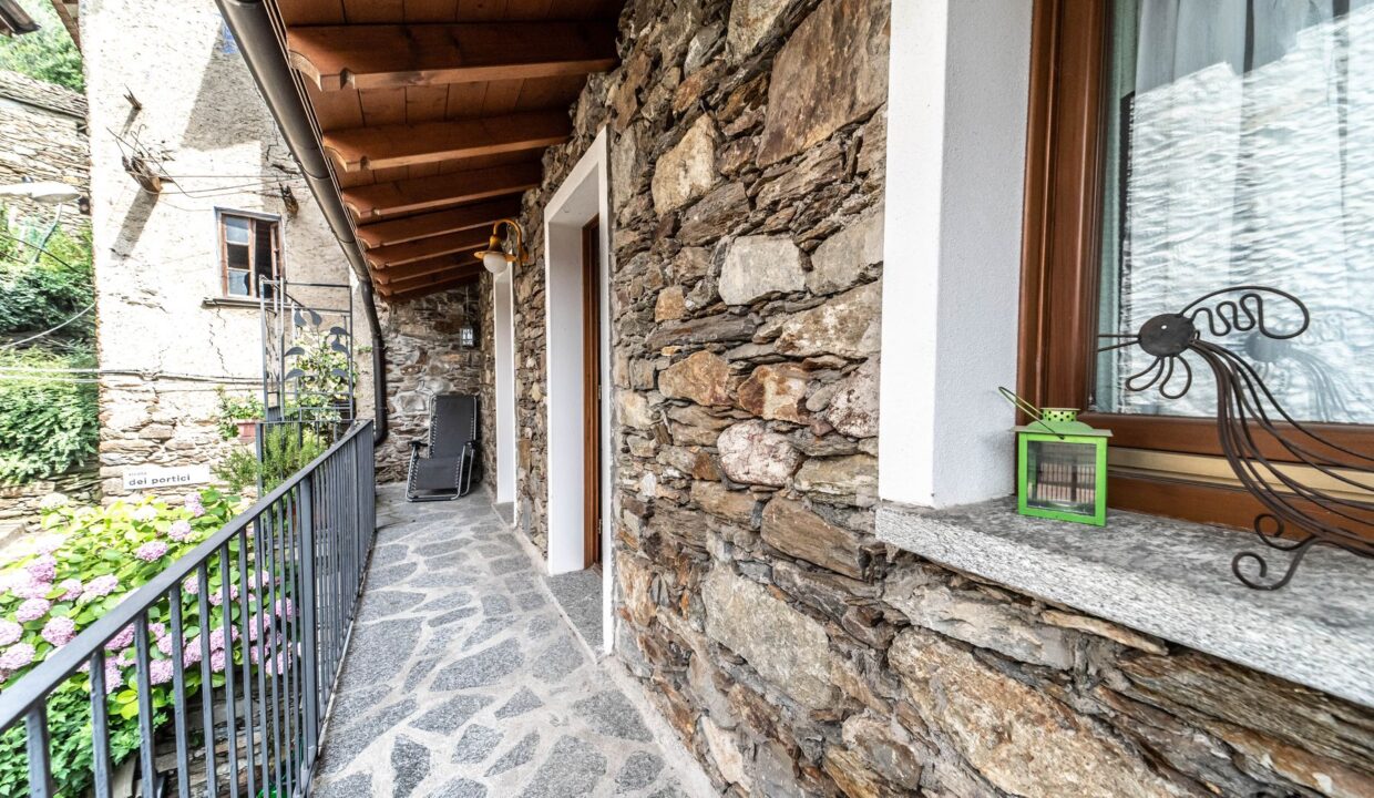 STONE HOUSE Pianello Del Lario