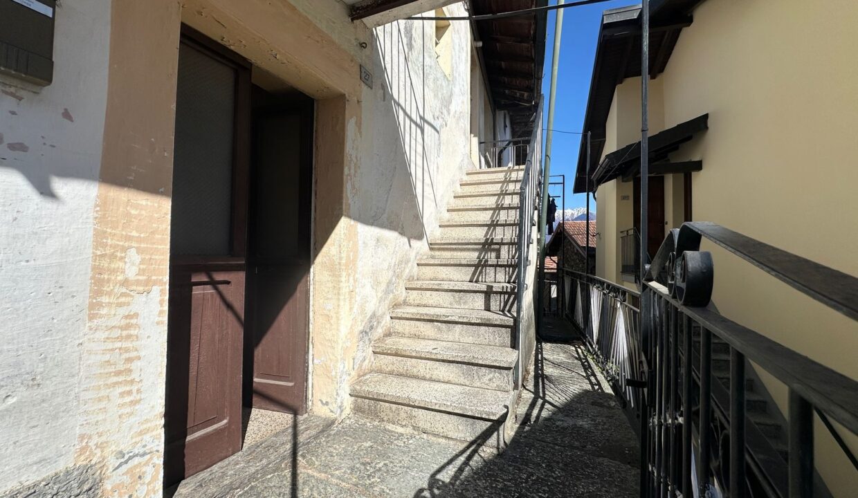 House with Balconies Domaso Hillside