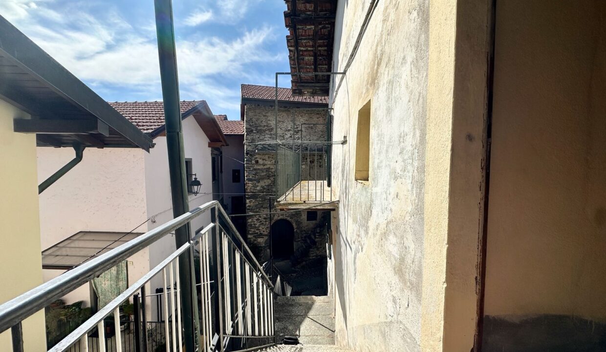 House with Balconies Domaso Hillside