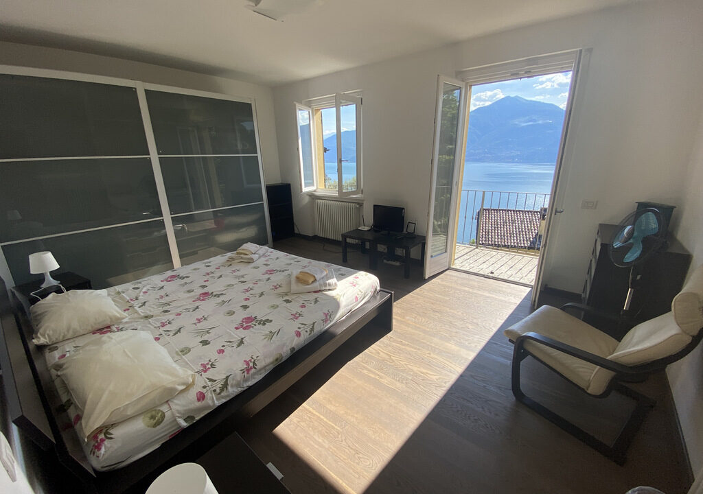 Lake Como Menaggio House with Lake View Garden and Balcony bedroom