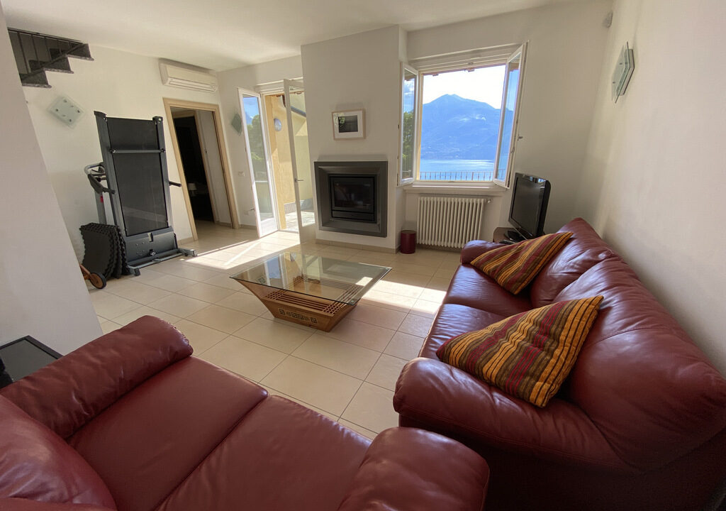 Lake Como Menaggio House with Lake View Garden and Balcony living room