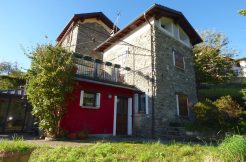Renovated Rustico Cremia with lake view