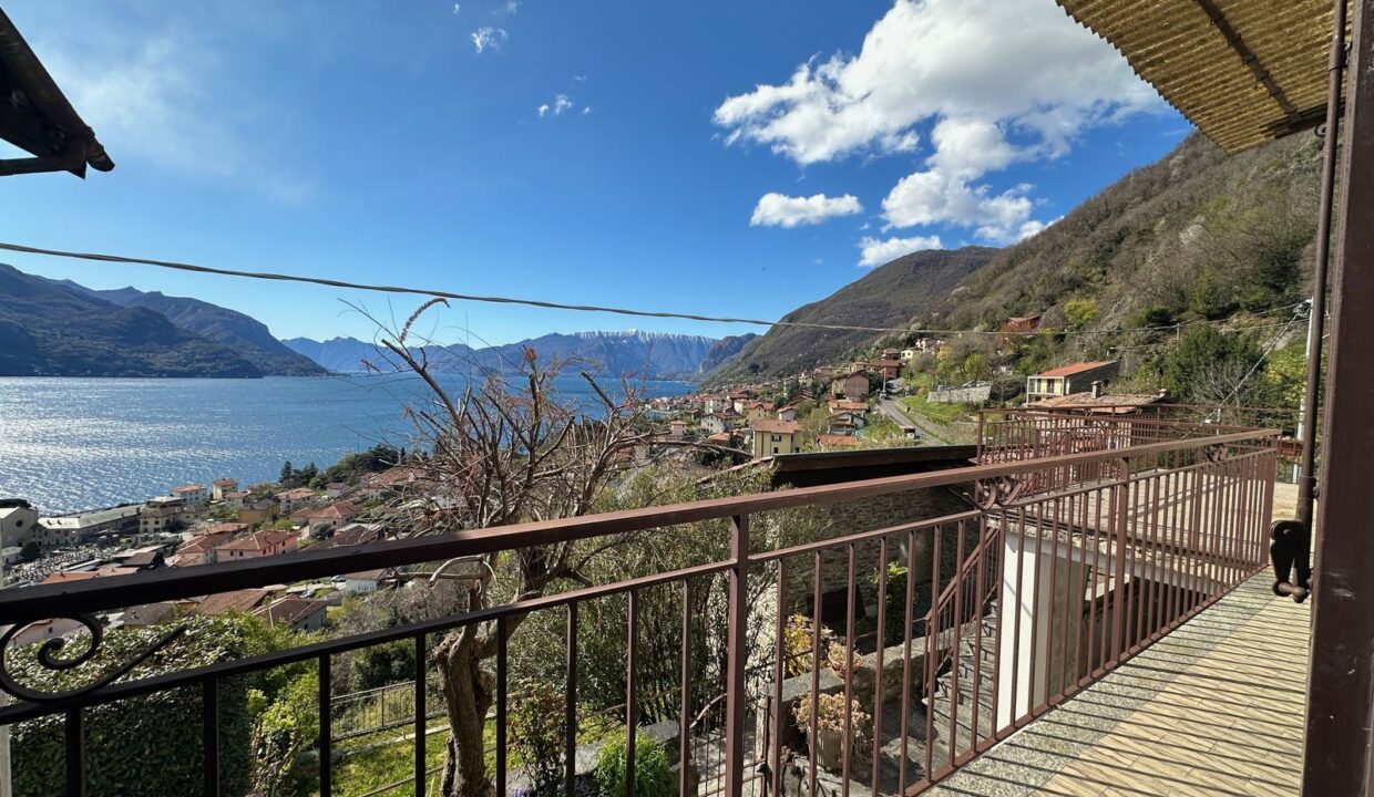 Detached House San Siro with Lake View