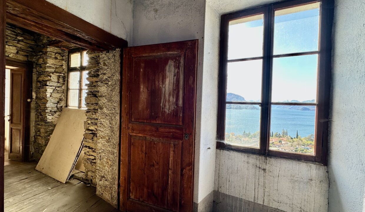 Detached House San Siro with Lake View