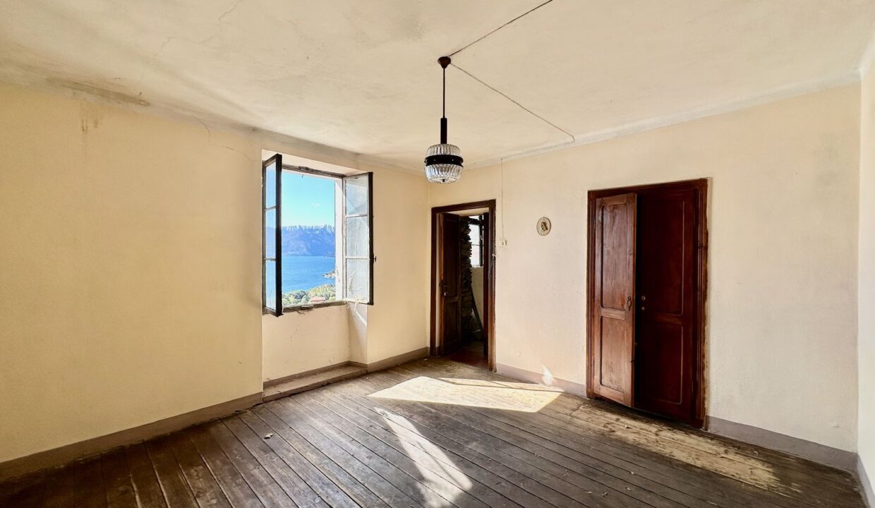Detached House San Siro with Lake View