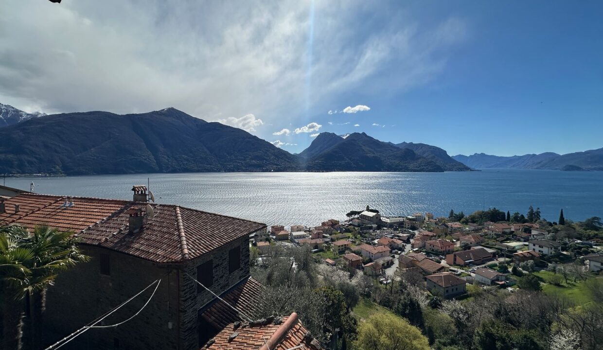 Detached House San Siro with Lake View