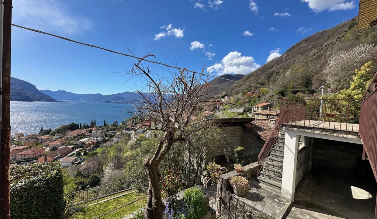 Detached House San Siro with Lake View