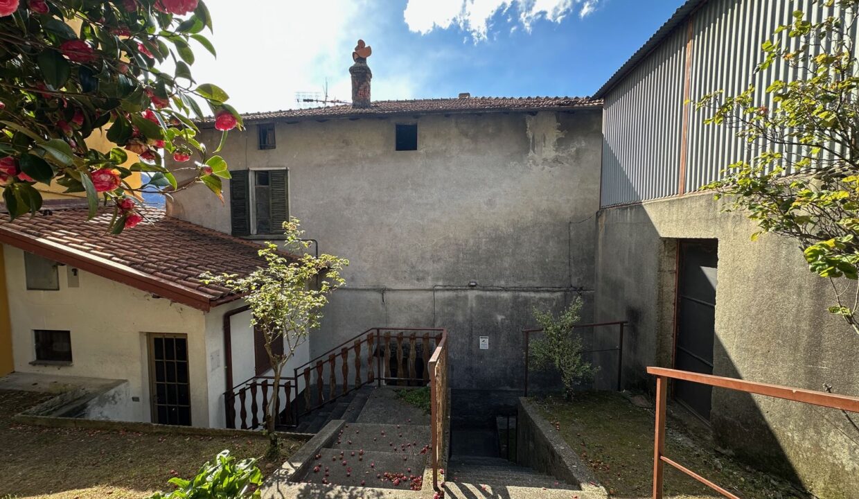 Detached House San Siro with Lake View