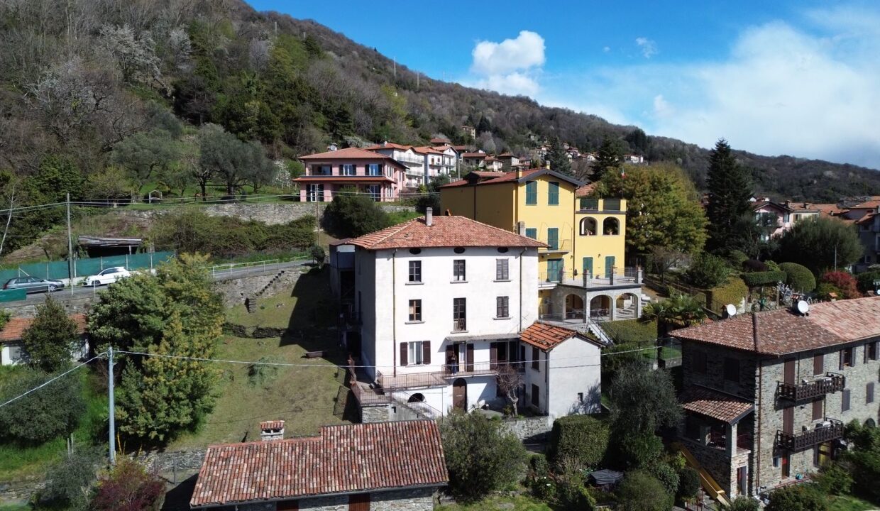 Detached House San Siro with Lake View