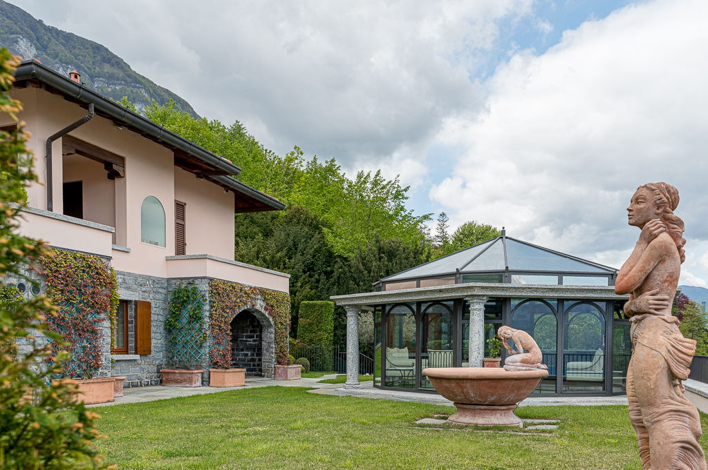 Elegante Villa a Croce con Vista Lago di Como14