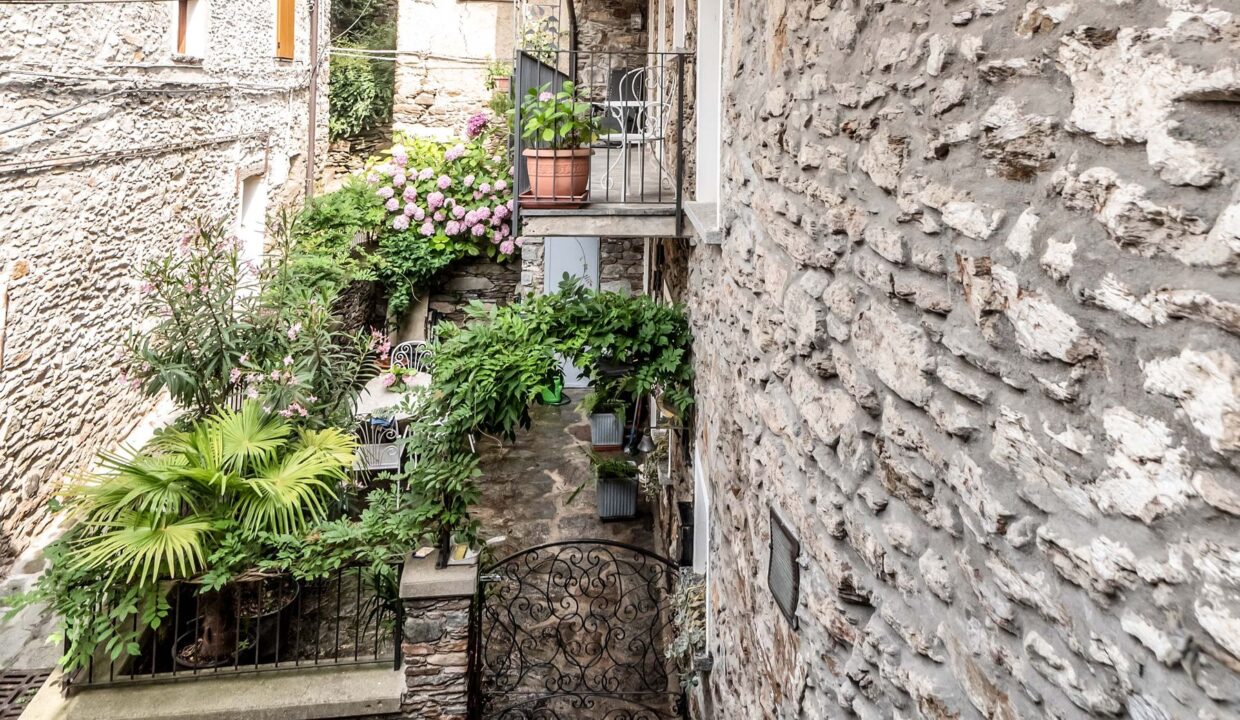 STONE HOUSE Pianello Del Lario