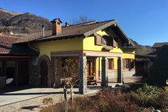 Castiglione D'Intelvi Villa with garden, swimming pool and garage