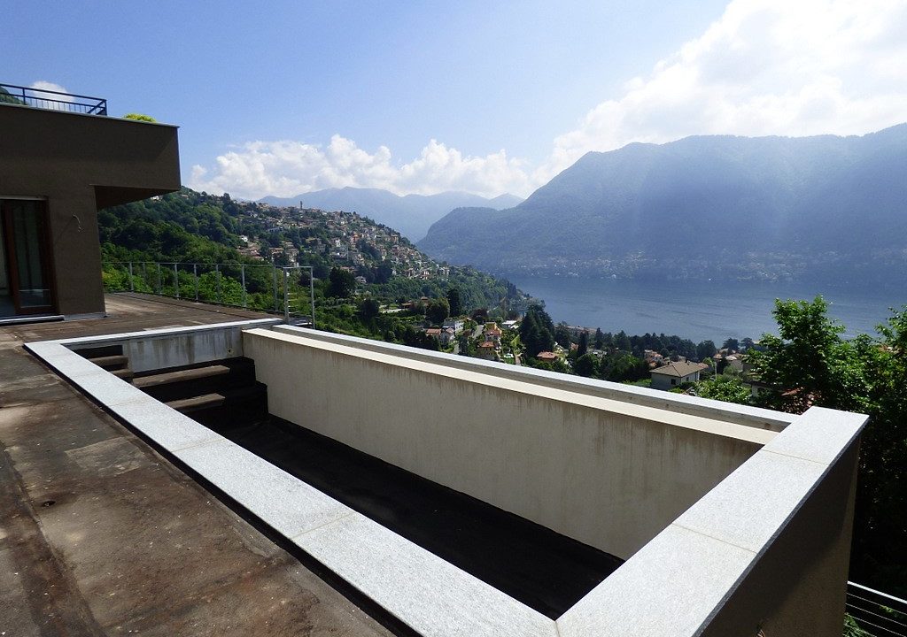 Swimming pool - Lake Como
