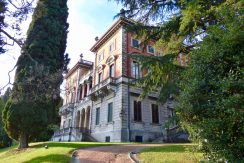 Luxury Apartment Front Lake Griante unique proposal