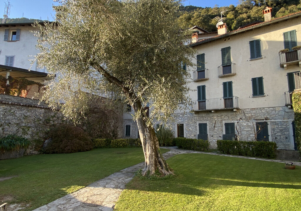 Lake Como Ossuccio Apartment with Garden and Boat Mooring Garden