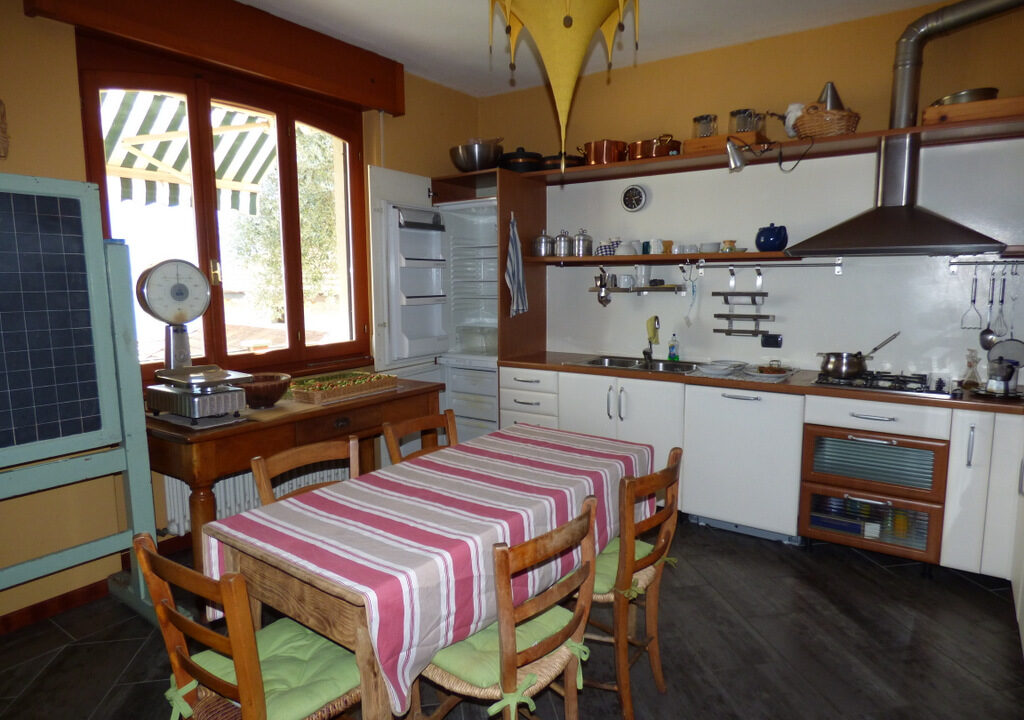 Lago Como Sala Comacina MA084B kitchen
