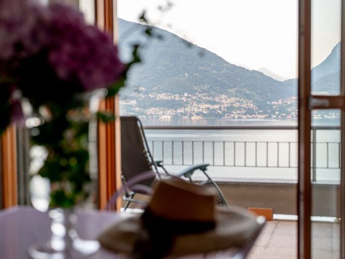 Lake Como San Siro Apartment with Terrace and Lake View - living room