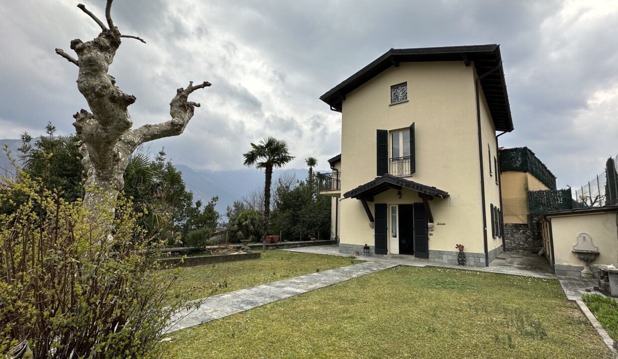 Lake Como Tremezzo House with Garden and Balcony