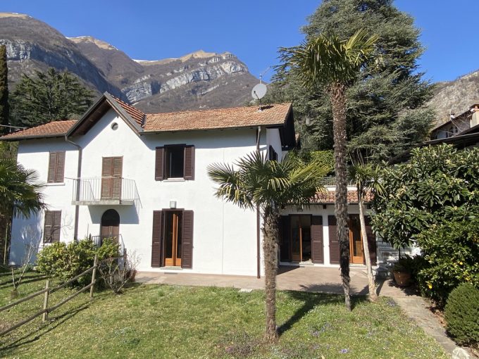House with Terrace and Garden Lake Como Tremezzo - front