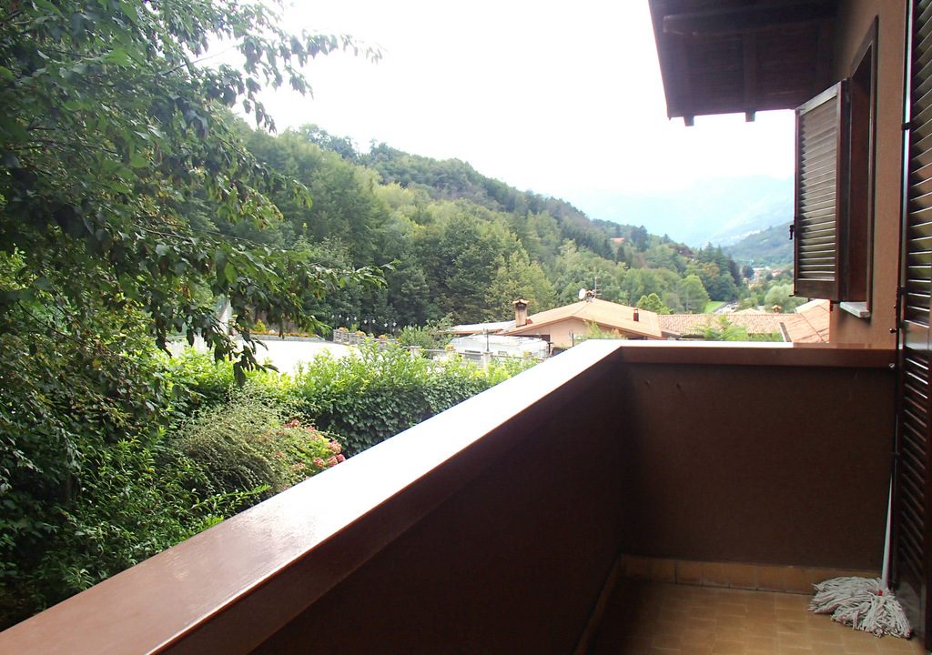 Lake Como Menaggio House with Balcony and Garden