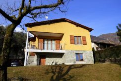 Pianello del Lario House with balcony