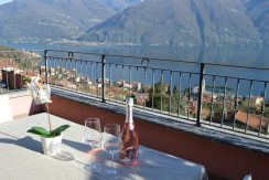 Apartment San Siro with Lake Como view and pool