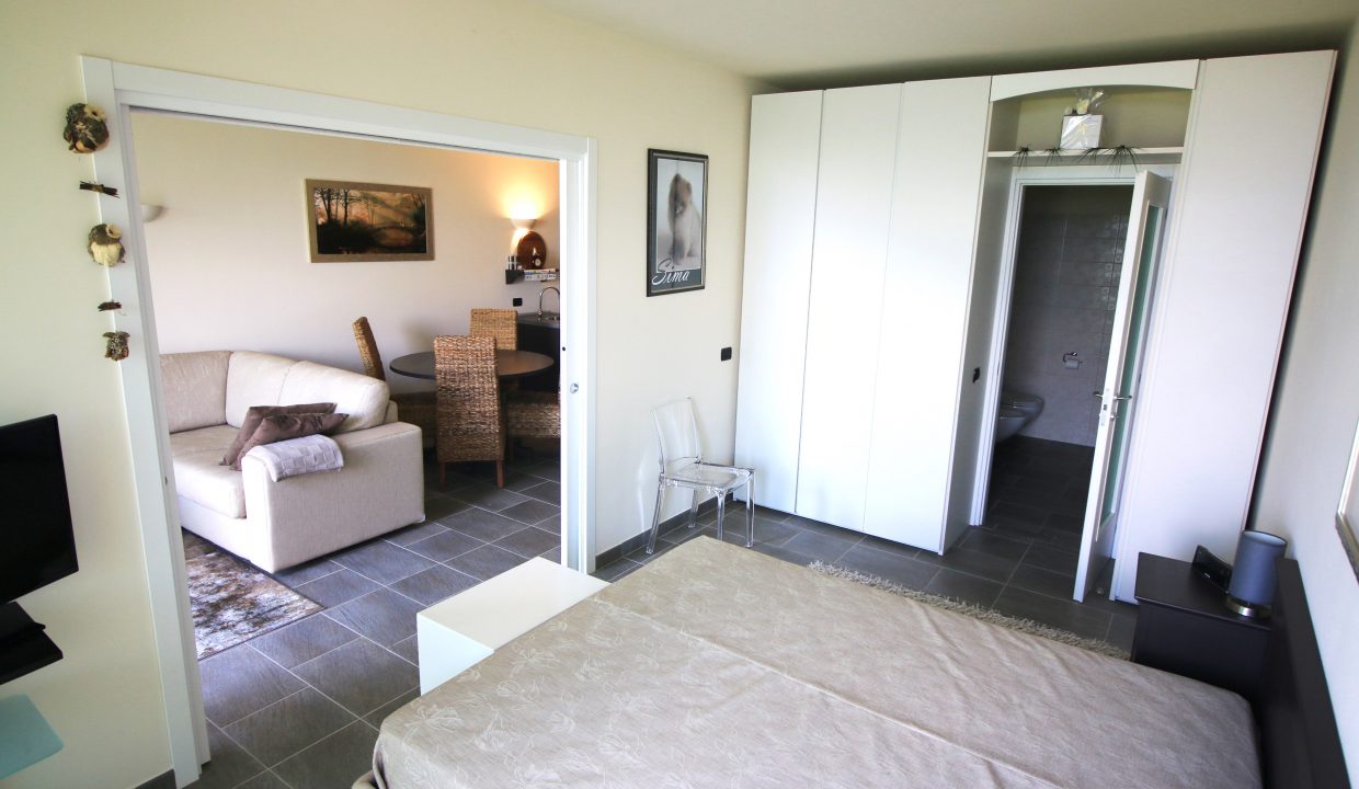 Modern Apartment Menaggio - bedroom