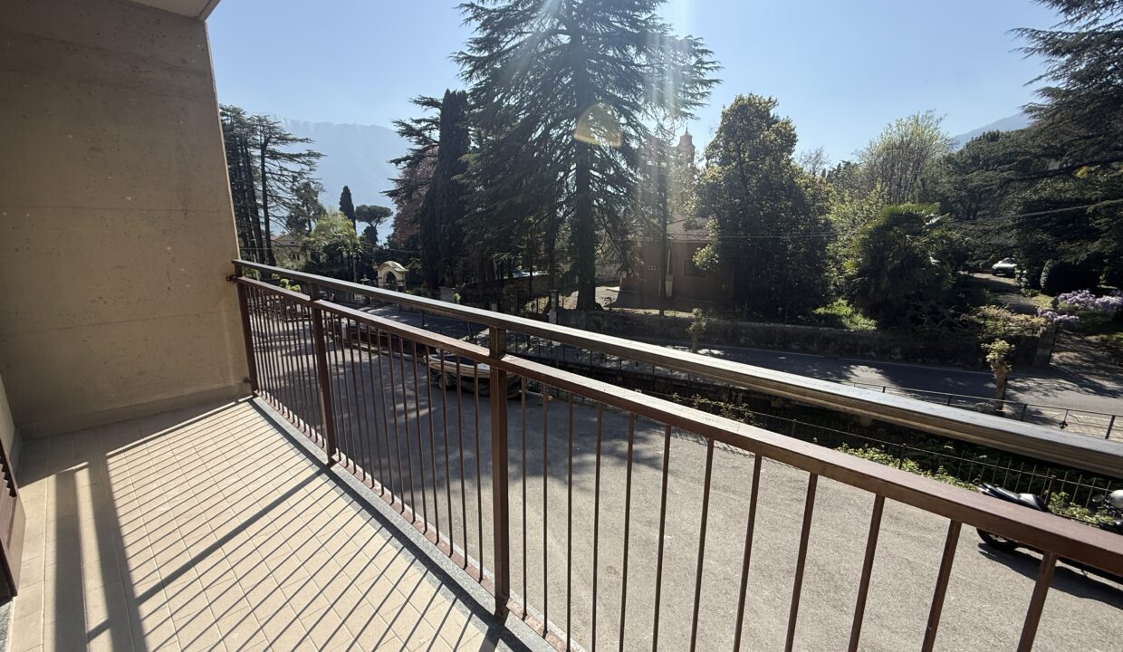 MC045 Balcone Basso