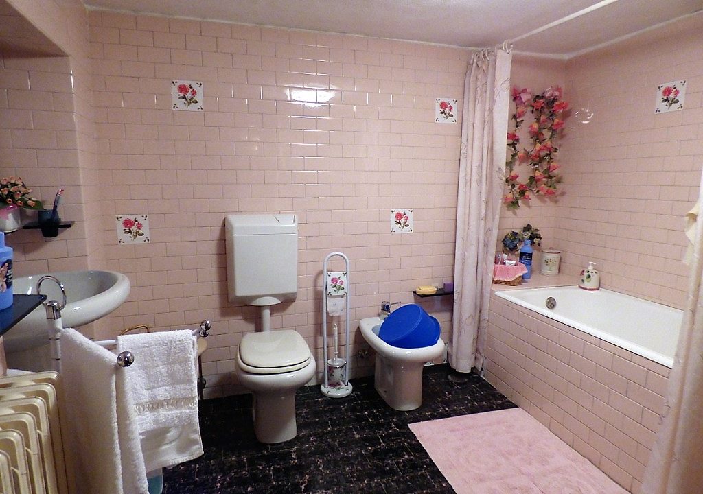 Lake Como Brienno House - bathroom