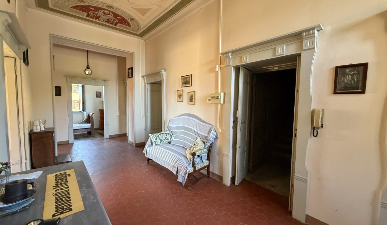 Menaggio Appartamento in Villa D'epoca con Posto auto 10