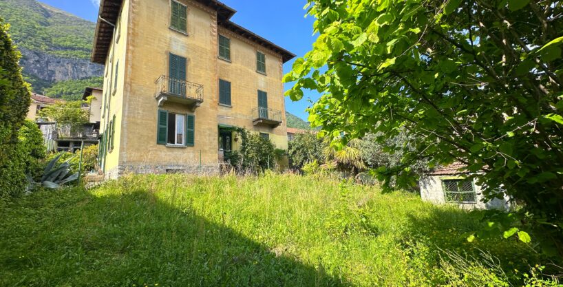 Mezzegra Apartment with Garden and Lake View