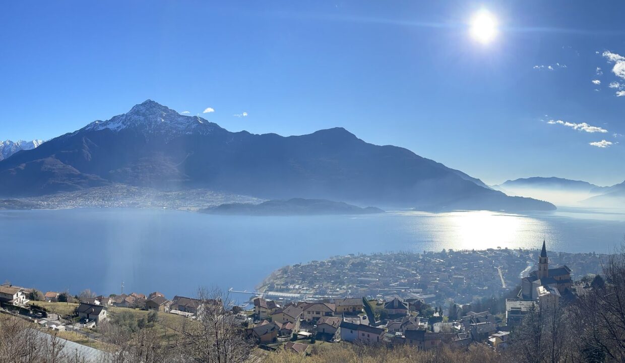 Modern Apartments Vercana with Lake View