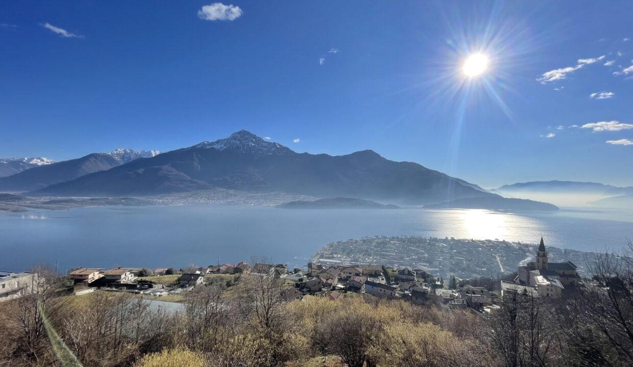 Modern Apartments Vercana with Lake View