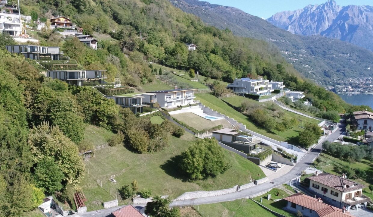 Modern Apartments Vercana with Lake View