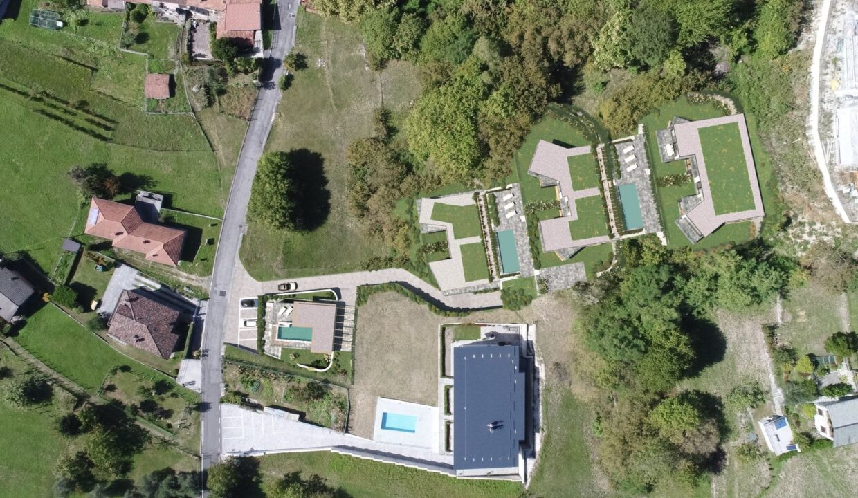 Modern Apartments Vercana with Lake View