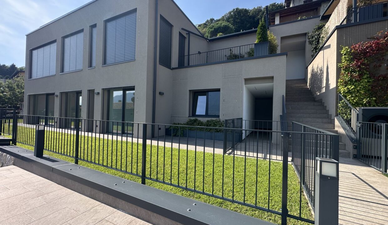 Luxury Class A Apartment with Private Garden and Lake View – Lake Como